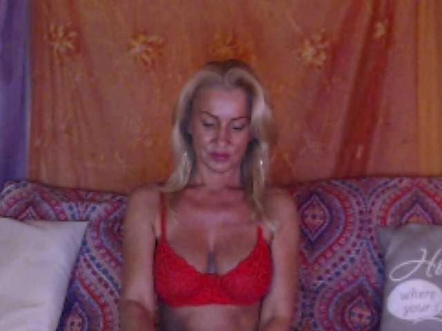 Fotod candy12cane Strip Show in PVT! blonde #classy #sensual #show #private #oil #naked #bigboobs #c2c #talkative #tan