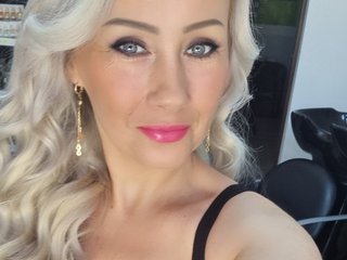 Erootiline videovestlus CandyHellenx