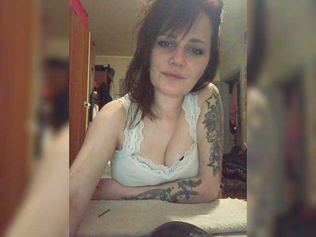 Ringhäälingupildid CarlyLovely