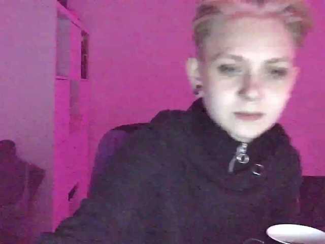 Ringhäälingupildid chainmailgirl