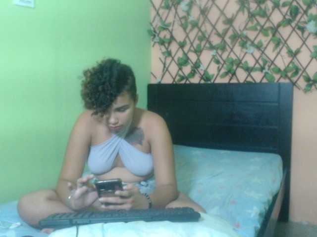 Fotod chakira20 hello guys happy night lets have fun show fantastic new latin girl