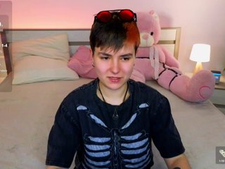 Erootiline videovestlus CharlieeAdams