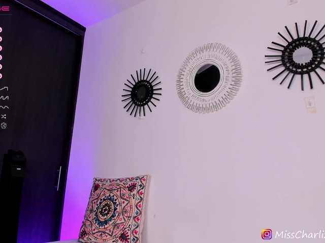 Ringhäälingupildid Sensual_Charlize