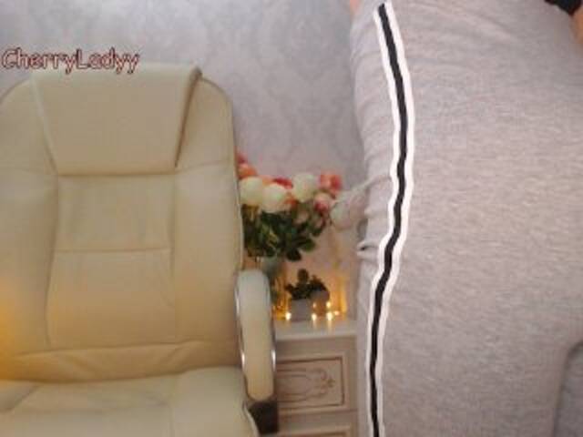 Ringhäälingupildid CherryLadyy