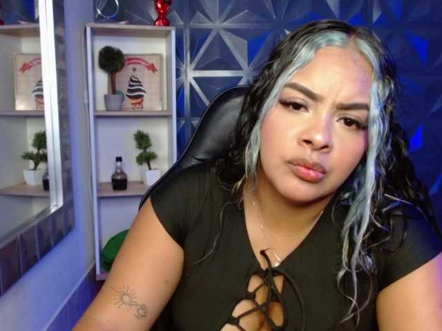 Ringhäälingupildid chloe-ebony