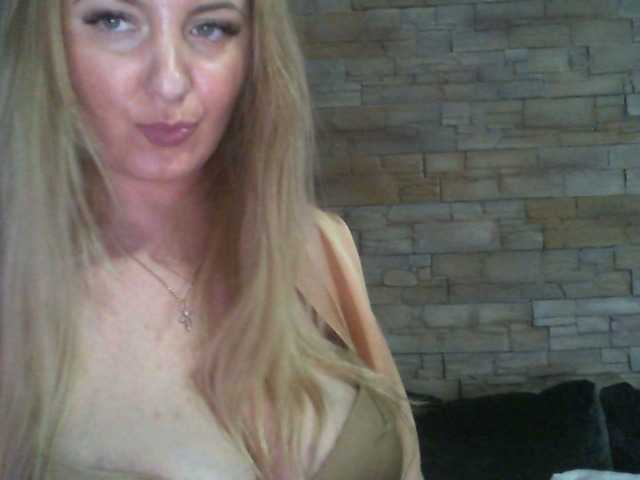 Ringhäälingupildid ChristinaHotX