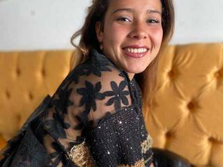 Erootiline videovestlus Cloe-Flower