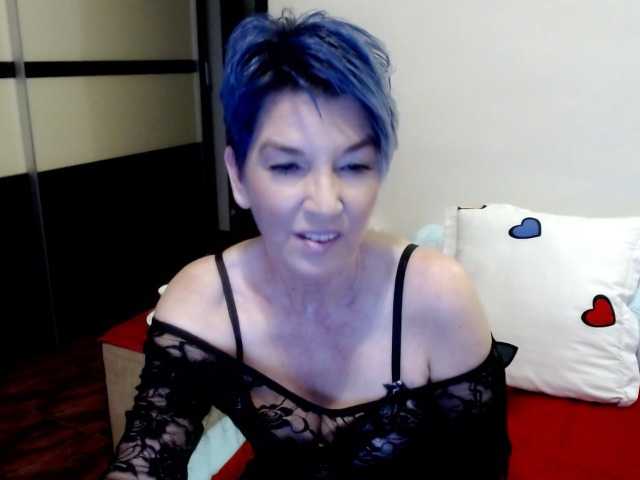 Fotod cornycamelia Welcome guys to my room ,Hoot Cougar play with me and lest cum toghter