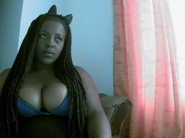 Ringhäälingupildid Courney