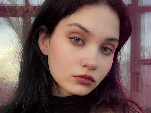 Profiili foto curlymary