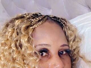 Erootiline videovestlus Curvybae