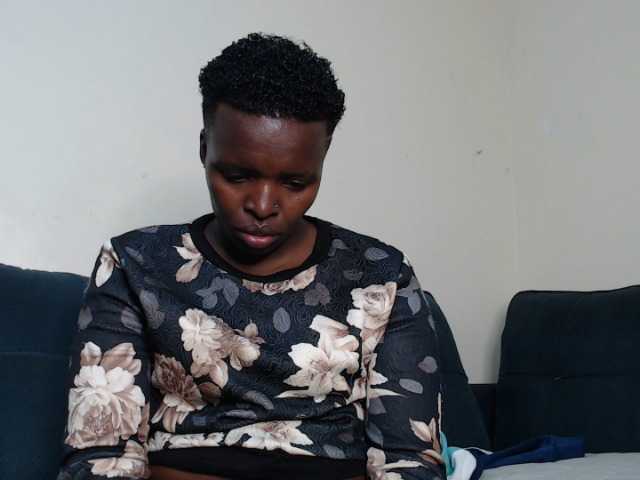 Ringhäälingupildid CurvyBigAss