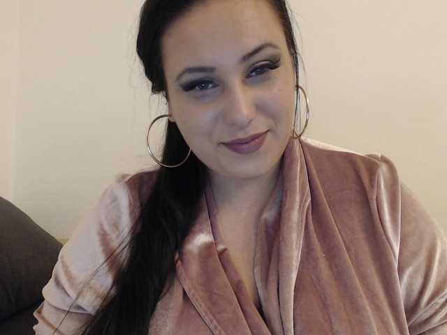 Fotod curvyella93 welcome to the room where all dreams can come true. ask correctly and it will be given .lovense on