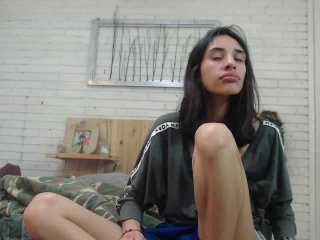 Fotod Roxana_ let's have fun, I'll do a , come on guys 5 spankings on the ass , help do it babyy