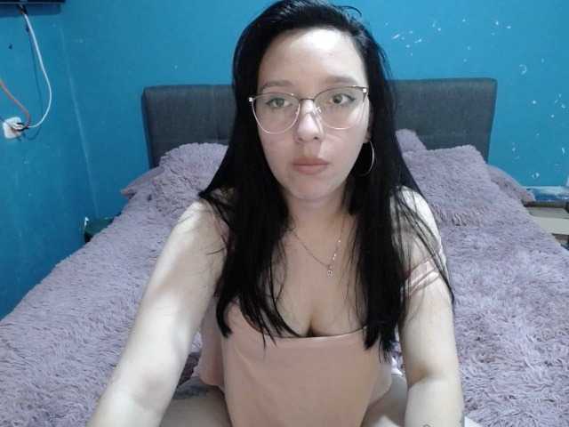 Fotod Dalillafiore lovense on Play with me I'm at home bored