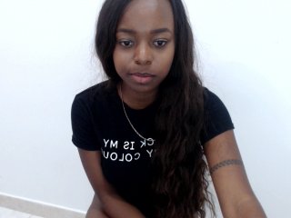 Fotod daniielaa My pussy want some love// LOVENSE ON- make me wet wt ur tips guys// @reamain ride toy//at150 #sloopy #bj