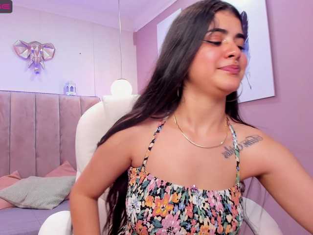 Fotod DashaRodri hi guys! welcome to my room! enjoy my sensual body! i wnat to be dominanted and fuck my pink pussy