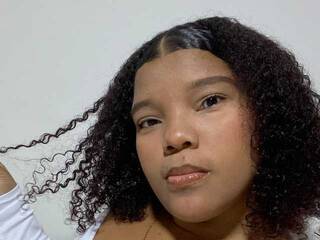 Erootiline videovestlus DayanRoux