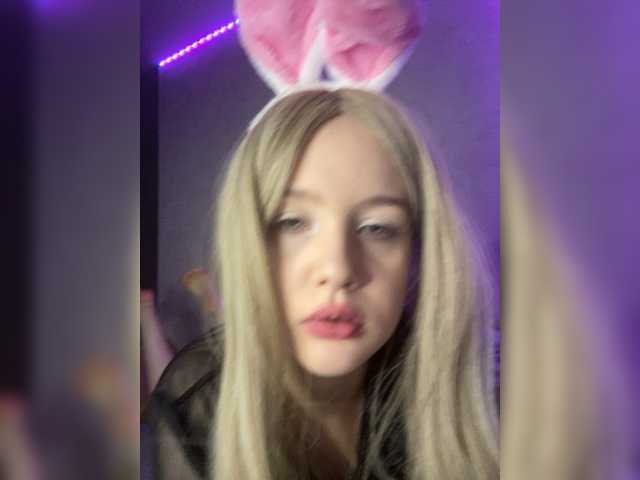Fotod BunnyLegendary I use lovense only in group chat and in private