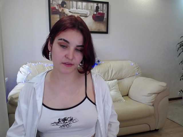 Fotod DizzyingCharm Hello guys! Happy see you in my room) Im first day here! Lets chat and have fun together! PVT ON) if you like my smile tip me 33 toks! kisses