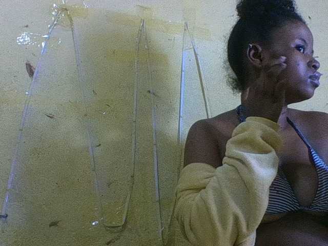 Ringhäälingupildid Djamillah