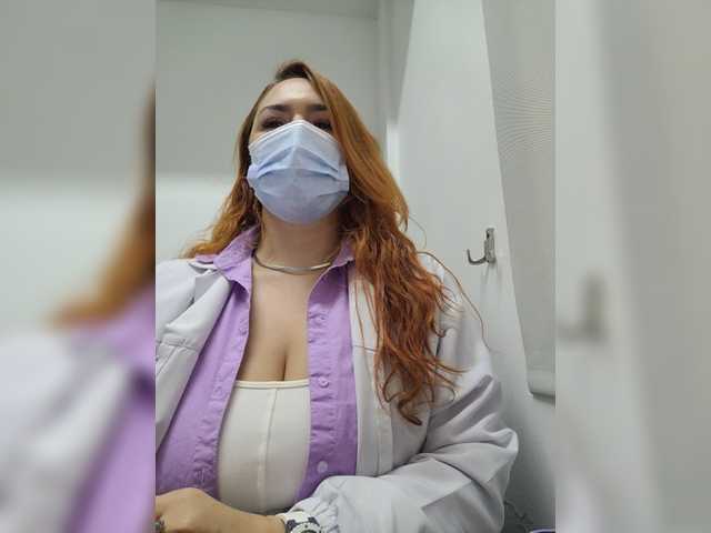 Fotod Doctora-Danna Iam doctor... working in hospital... look my rate tips.... between patient we will do all....Let's fuck harder