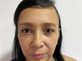 Erootiline videovestlus dothymilf