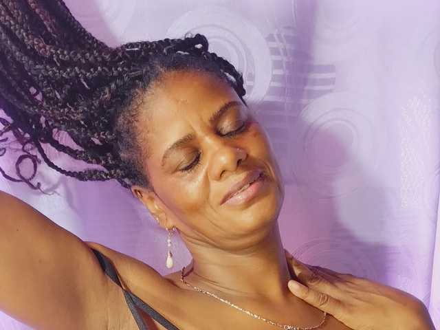 Profiili foto ebony-cougar