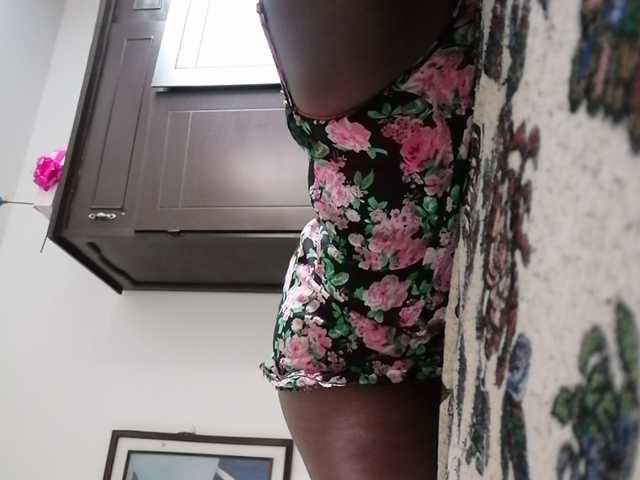 Ringhäälingupildid EbonyHotTits