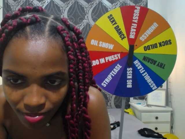 Fotod EbonyLinda Hello guys :) Welcome to my oil show, you want to play with me ?do not forget to leave your gift #teen #bigboobs #latina #squirt #deep #cum
