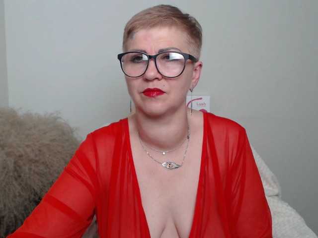 Fotod ElenaQweenn hello guys! i am new here, support my first day!11 if you like me,20 c2c,25 spank my ass,45 flash tits,66 flash pussy,100 get naked,150 pussyplay,250 toyplay!