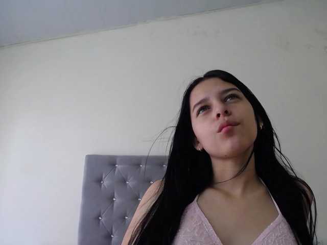 Ringhäälingupildid Emily-diaz1