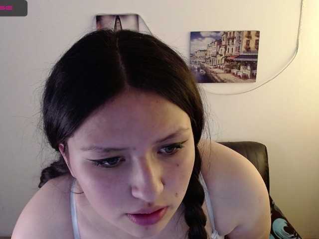 Fotod Emmasimpson show tits 30 , play pussy 40, dance hot 50,welcome