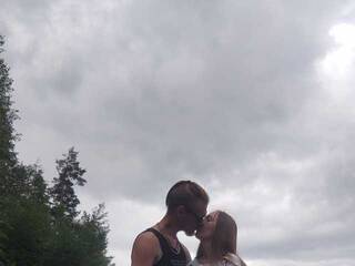 Erootiline videovestlus F0XandM00N