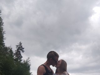 Erootiline videovestlus F0XandM00N