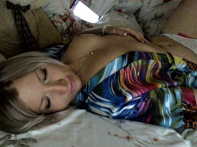 Fotod AWgirl press love***♥♥♥♥♥♥Hello!***me?)) how many times you can make my horny kitty cum?