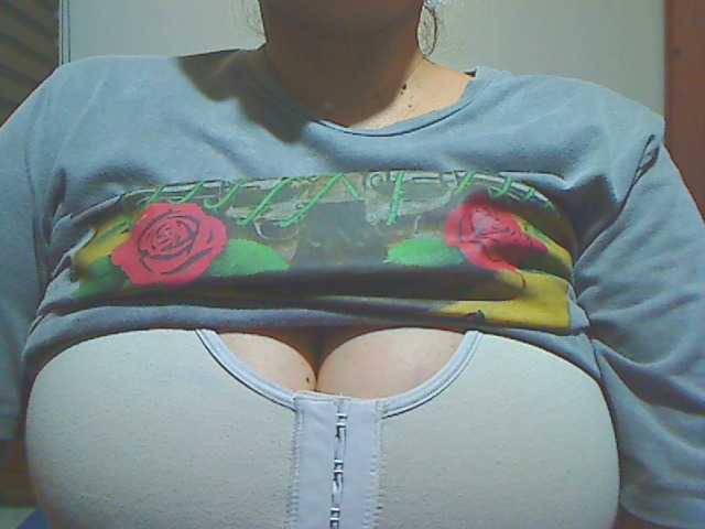 Fotod GIOVANNA-SEX Welcome To my Room Guys...If u love me 1.000tks...or If you want to give me a day off 10.000tks...Open your cam ? 30tks...Squirt 500tks...
