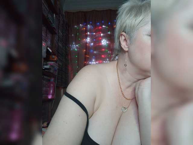 Fotod _Sonya_ Hey! My name is Sonya! Put love and subscribe! No rudeness and swearing in the chat! You can spy!