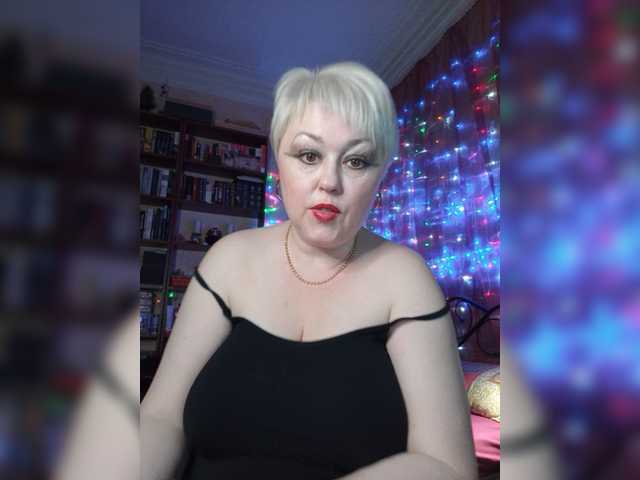Fotod _Sonya_ Hey! My name is Sonya! Put love and subscribe! Lovens from 2 tot. No rudeness and swearing in the chat! Peace for Peace!