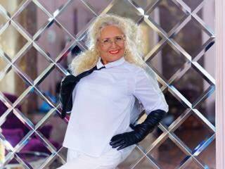 Erootiline videovestlus grannyalisa