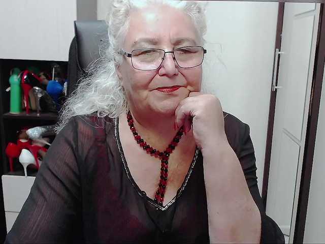 Fotod GrannyWants all shows in clothes only for tokens.. undress only in private