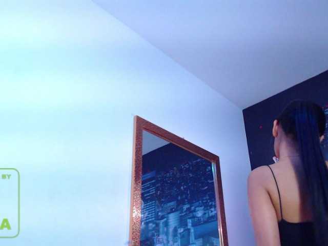 Fotod hailyscot hello welcome to my living room #IamColombian #21years #brunette #longhair #naturalbody #single #height1.58 my god # blackeyes #smalltits
