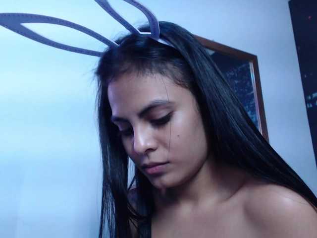 Fotod hailyscot hello welcome to my living room #IamColombian #21years #brunette #longhair #naturalbody #single #height1.58 my god # blackeyes #smalltits