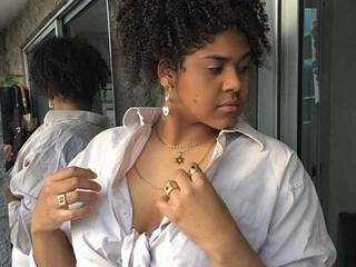 Erootiline videovestlus HalleThomson