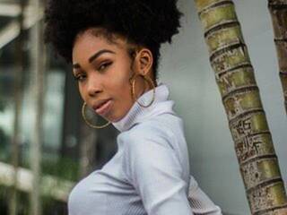 Erootiline videovestlus HarmonyPierce