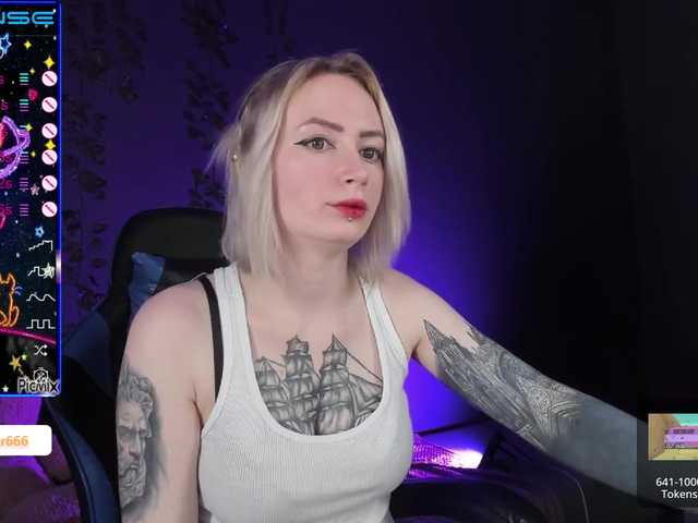 Fotod HelenCarter lets play hehe :D tip menu and pvt open! #tattoo #blond #ohmibod #anal #french