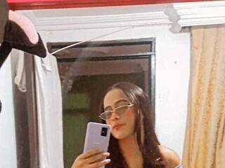 Erootiline videovestlus hellen-69