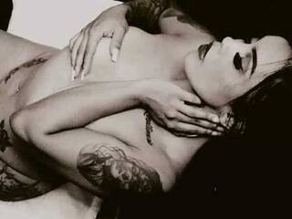 Erootiline videovestlus hellen-fox