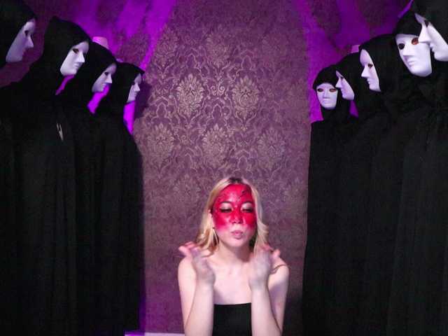 Ringhäälingupildid HollyEmily