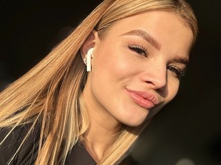 Erootiline videovestlus Holyidol
